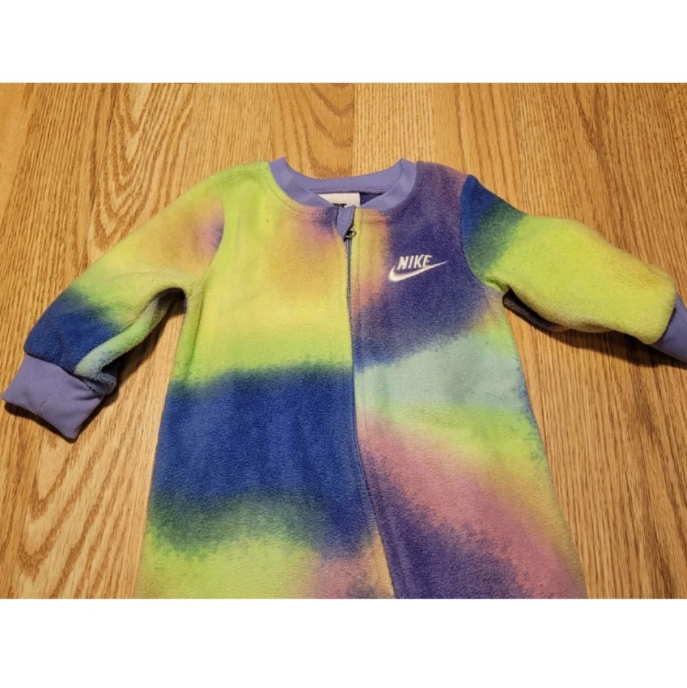 Nike Sleeper Baby Size: 6 Months Full Zip